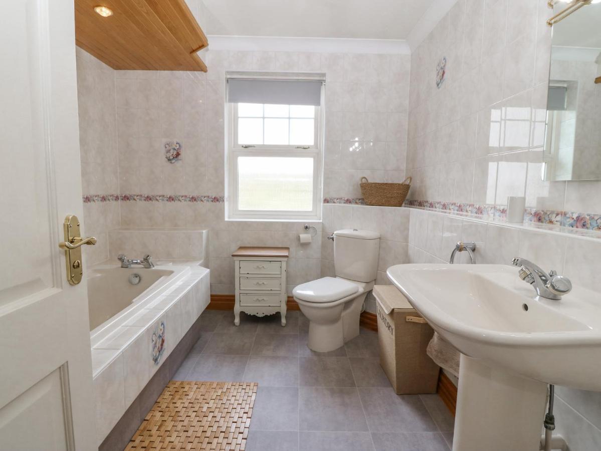 Bwthyn Clai Villa Llangefni Exterior photo